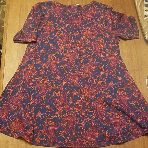 👸👕 LuLaRoe NWOT Paisley print Top - Picture 4 of 5